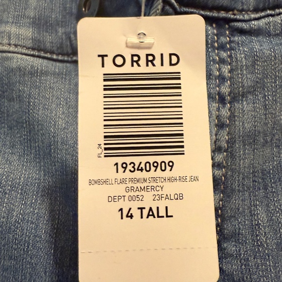 NWT Torrid Bombshell Flare ~ 14 ~ Tall - Picture 2 of 3